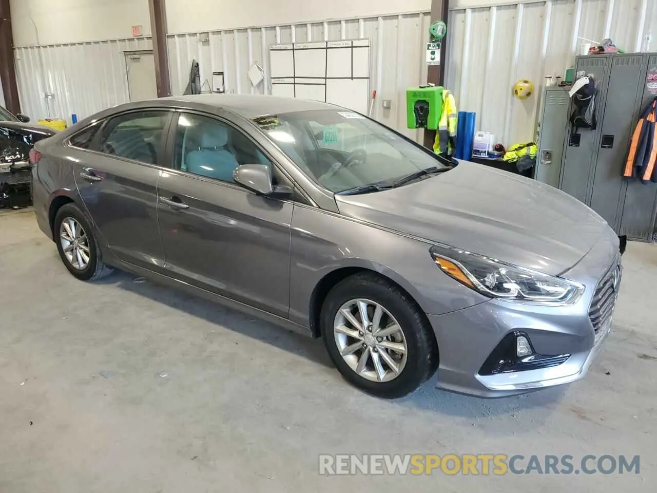 4 Photograph of a damaged car 5NPE24AF9KH789104 HYUNDAI SONATA 2019