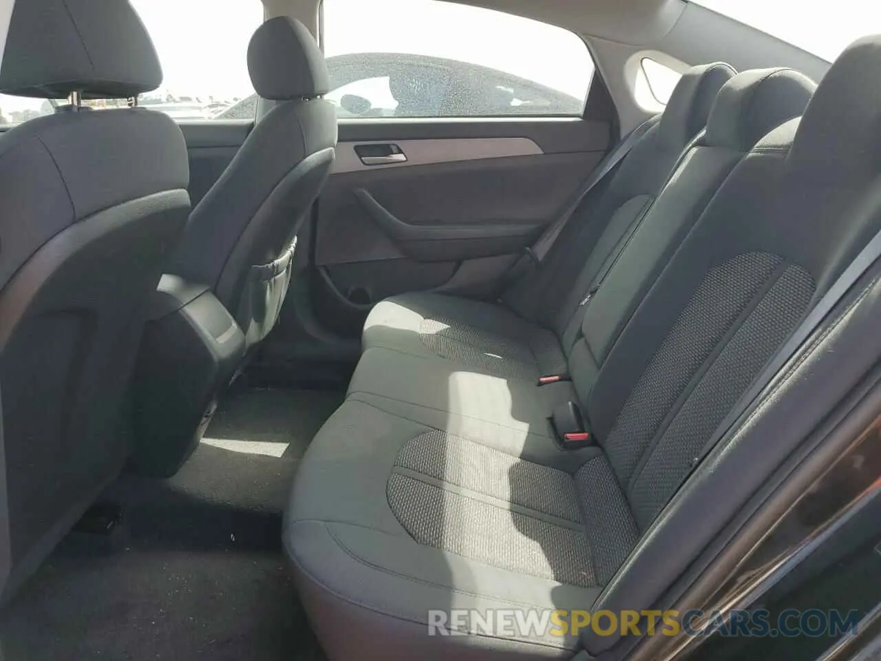 10 Photograph of a damaged car 5NPE24AF9KH795839 HYUNDAI SONATA 2019