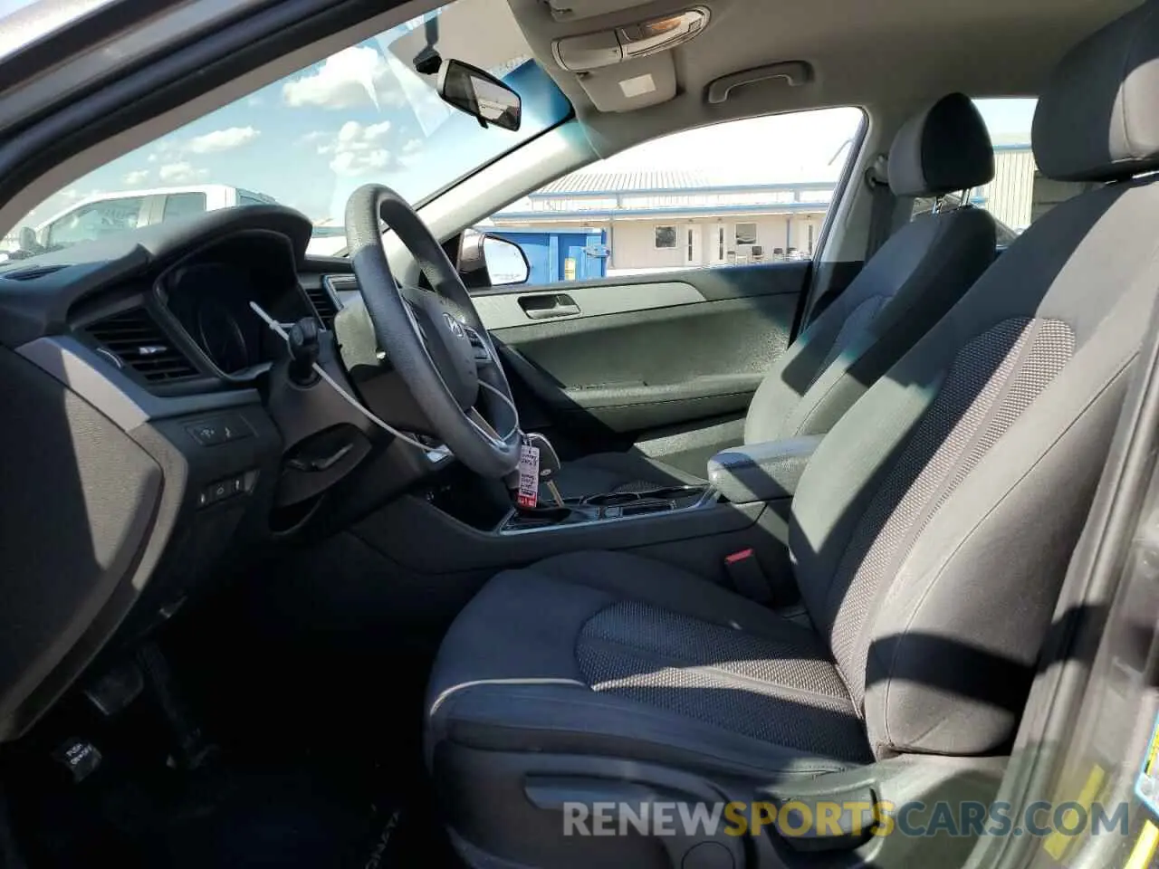 7 Photograph of a damaged car 5NPE24AF9KH819265 HYUNDAI SONATA 2019