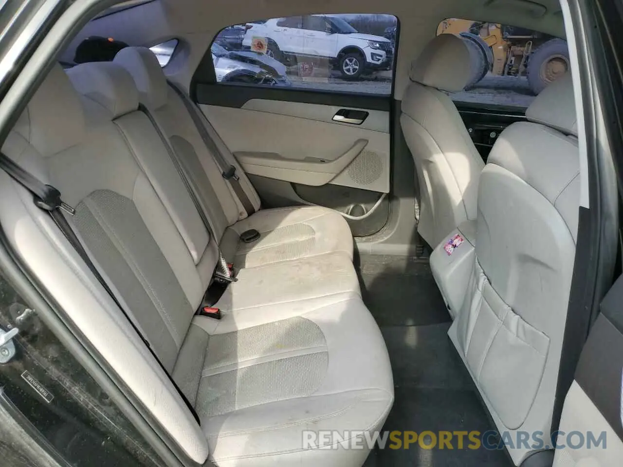 10 Photograph of a damaged car 5NPE24AF9KH819363 HYUNDAI SONATA 2019