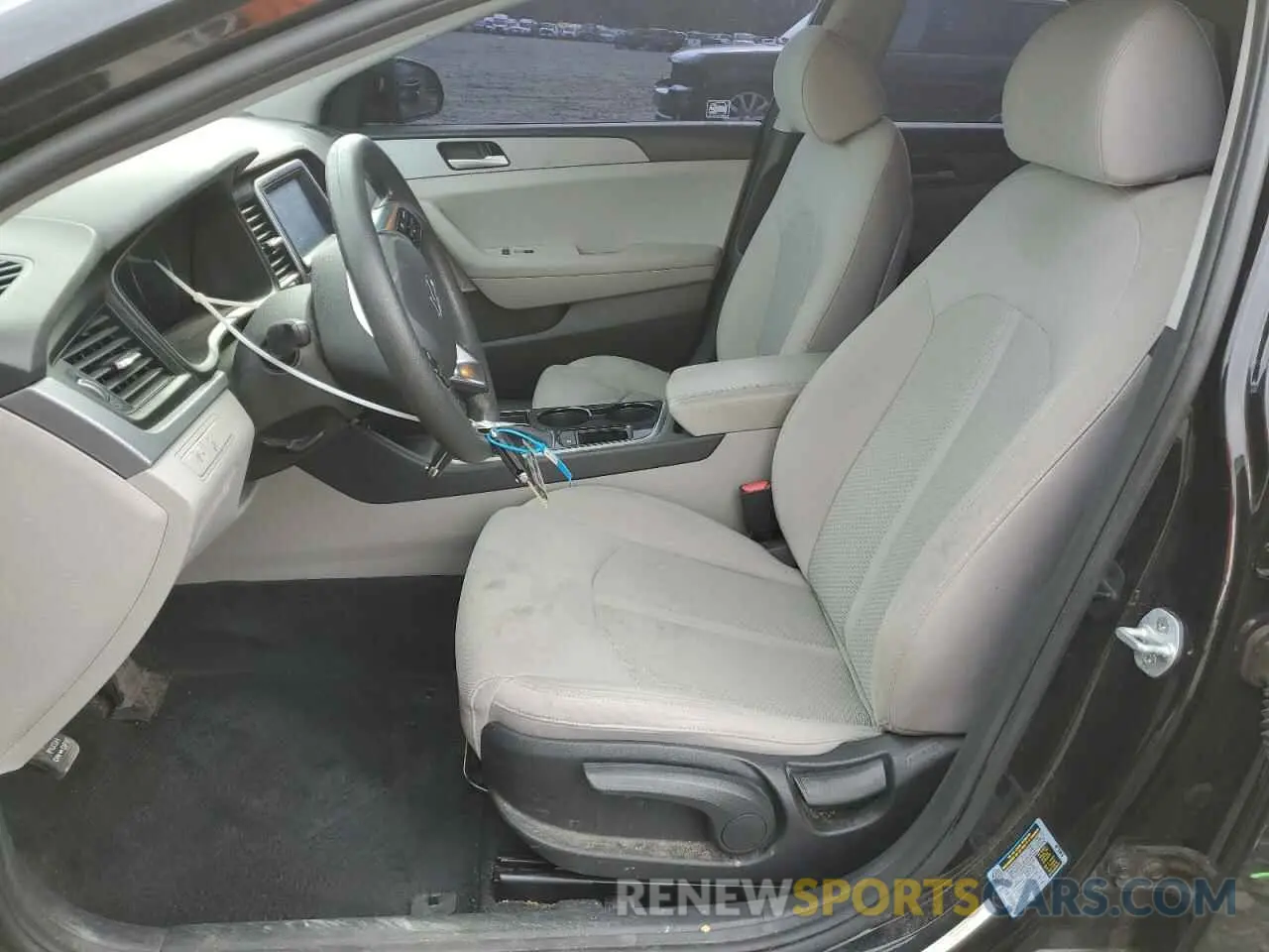 7 Photograph of a damaged car 5NPE24AF9KH819363 HYUNDAI SONATA 2019