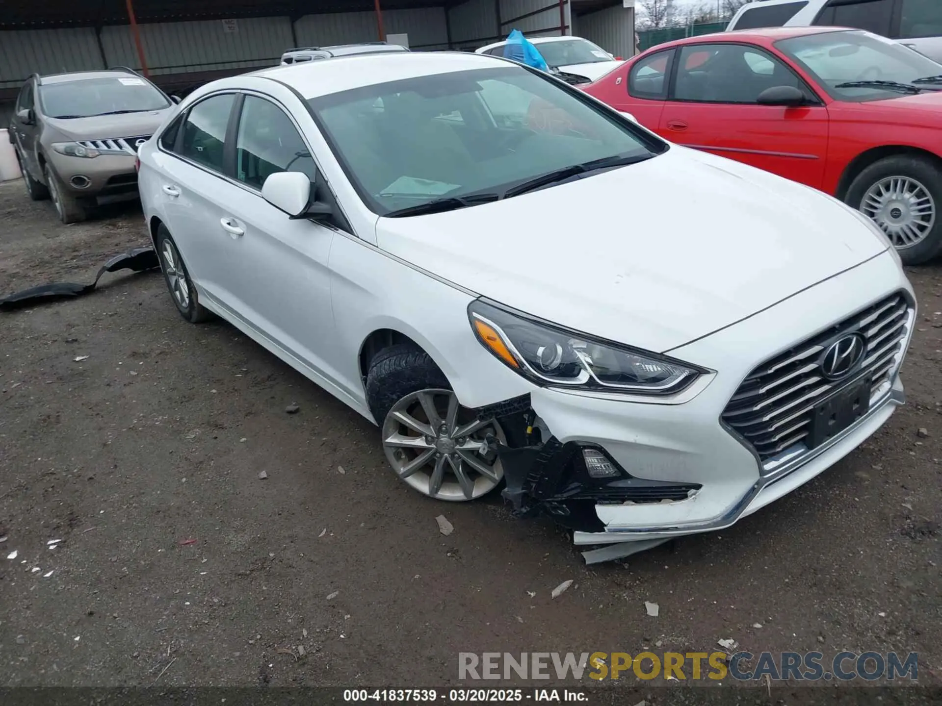 1 Photograph of a damaged car 5NPE24AFXKH730983 HYUNDAI SONATA 2019