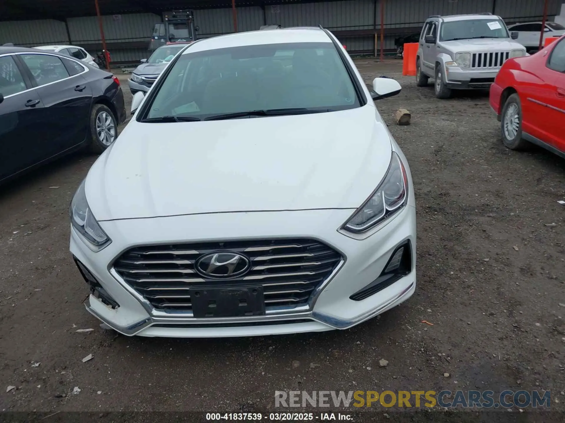 11 Photograph of a damaged car 5NPE24AFXKH730983 HYUNDAI SONATA 2019