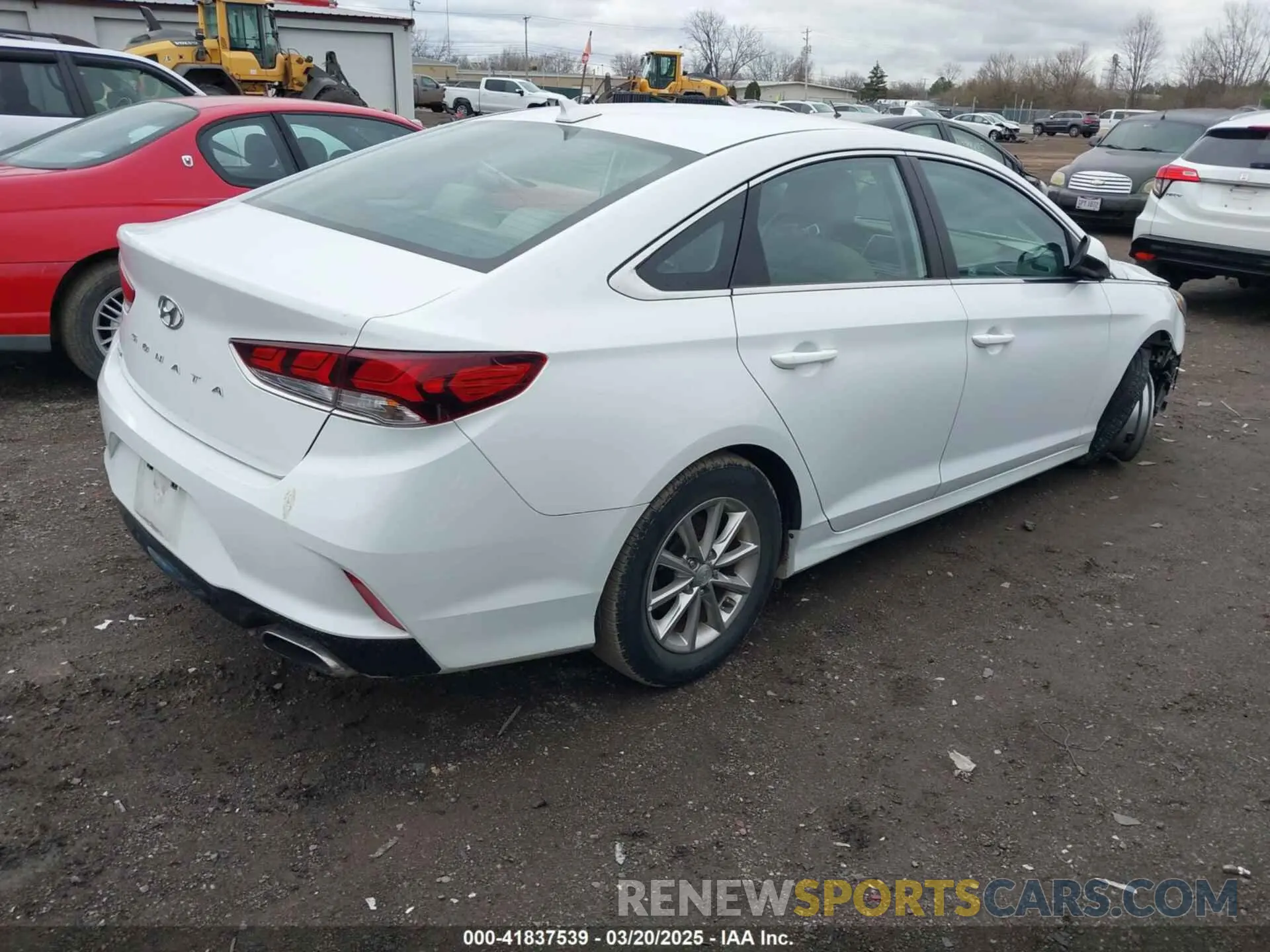 4 Photograph of a damaged car 5NPE24AFXKH730983 HYUNDAI SONATA 2019