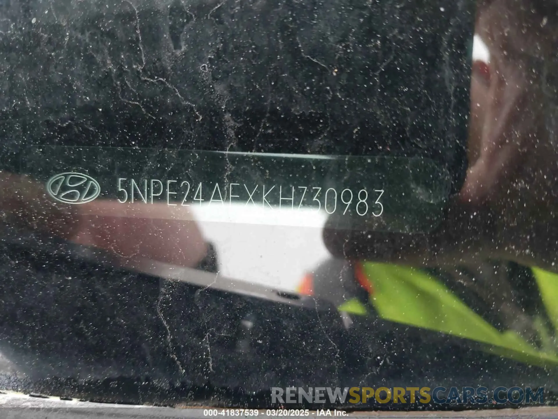 9 Photograph of a damaged car 5NPE24AFXKH730983 HYUNDAI SONATA 2019
