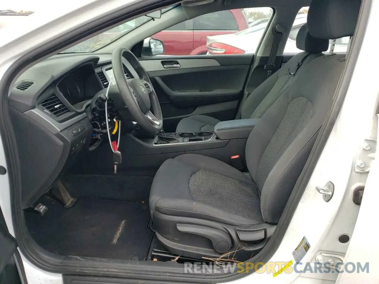 7 Photograph of a damaged car 5NPE24AFXKH735603 HYUNDAI SONATA 2019