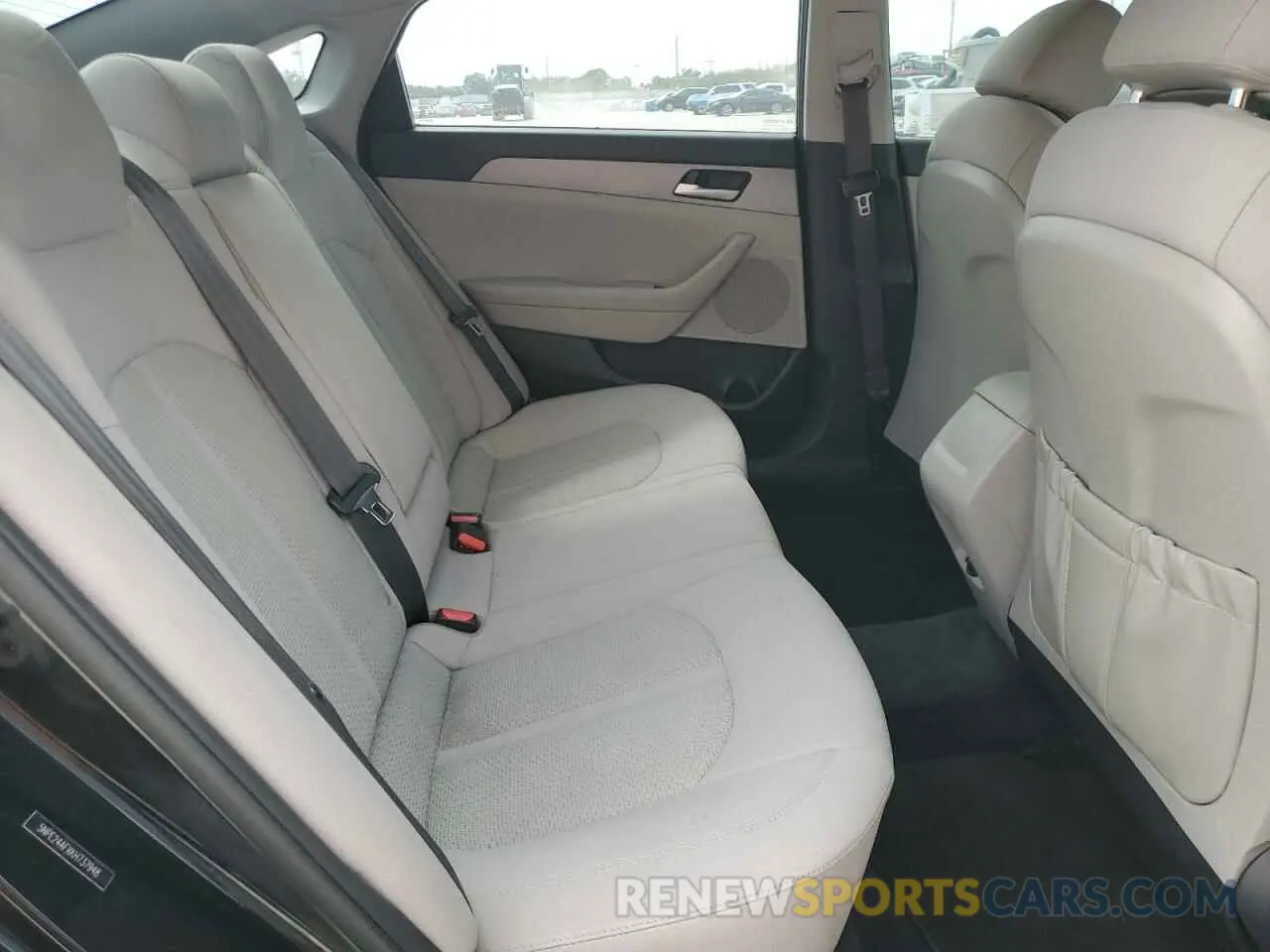 10 Photograph of a damaged car 5NPE24AFXKH737948 HYUNDAI SONATA 2019