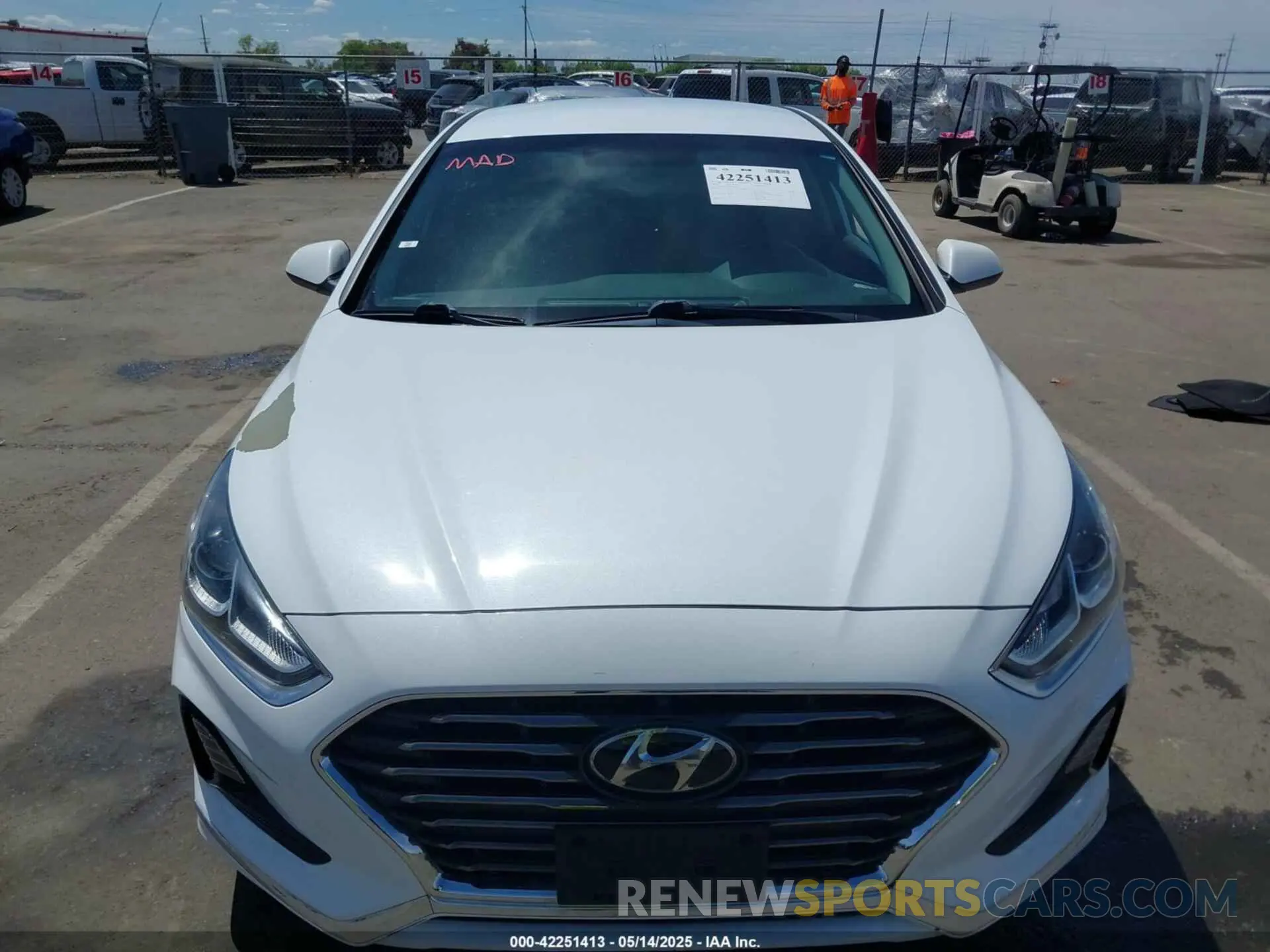 11 Photograph of a damaged car 5NPE24AFXKH739599 HYUNDAI SONATA 2019