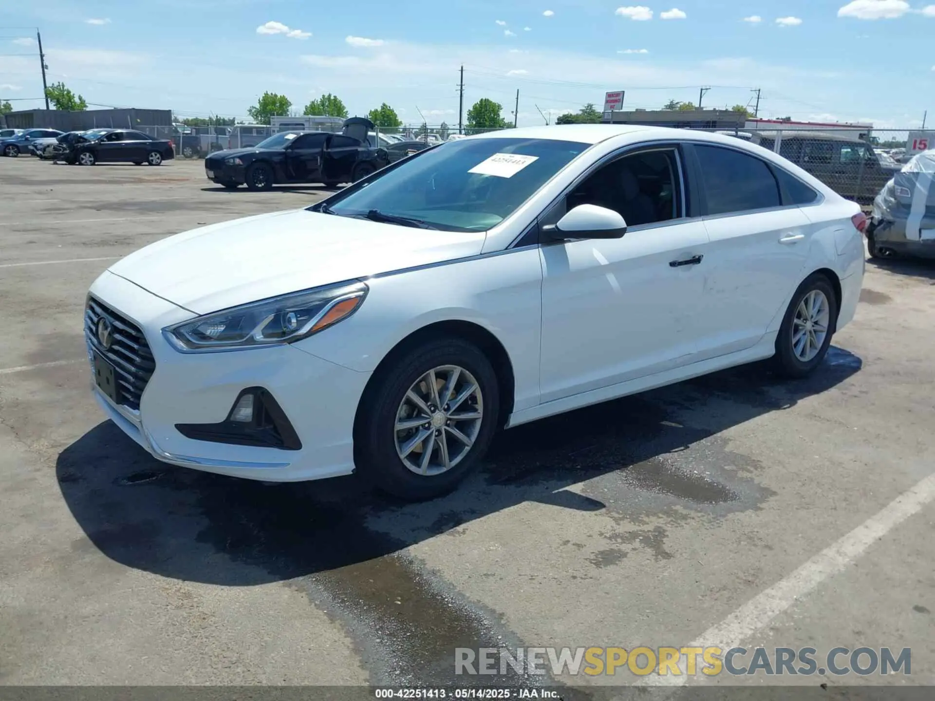 2 Photograph of a damaged car 5NPE24AFXKH739599 HYUNDAI SONATA 2019