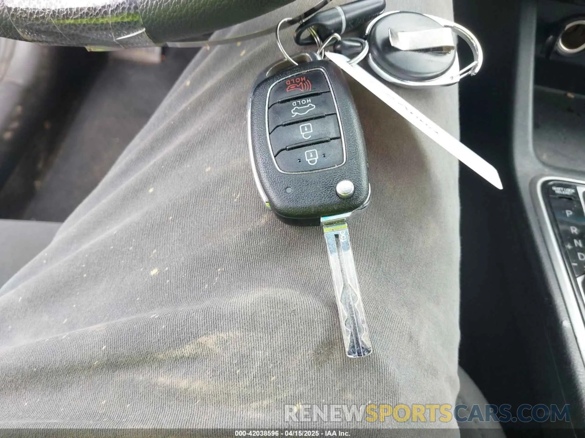 11 Photograph of a damaged car 5NPE24AFXKH740882 HYUNDAI SONATA 2019