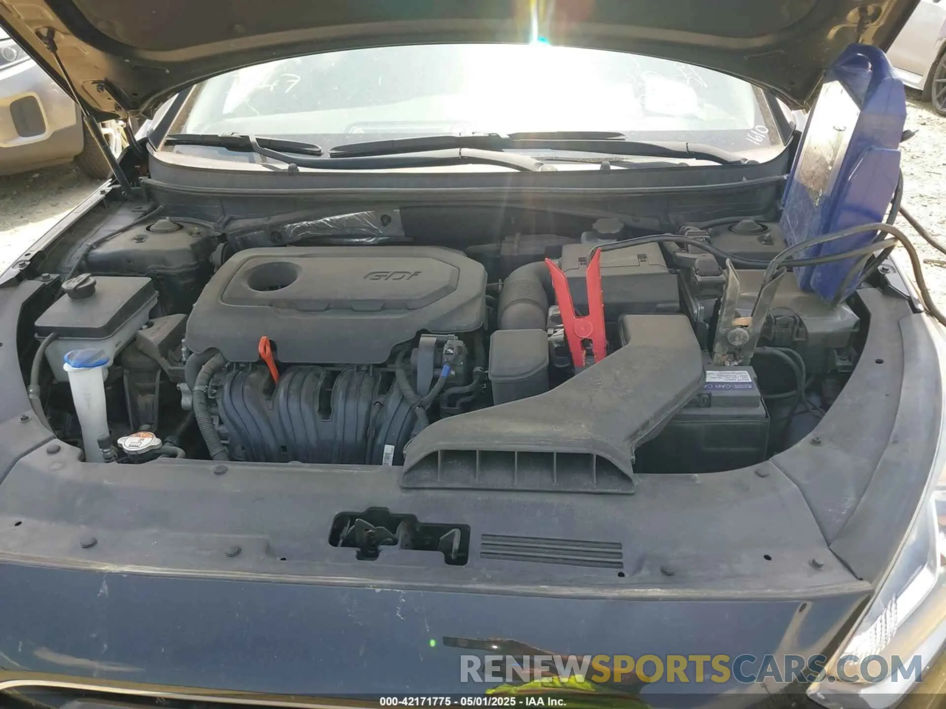 10 Photograph of a damaged car 5NPE24AFXKH743247 HYUNDAI SONATA 2019