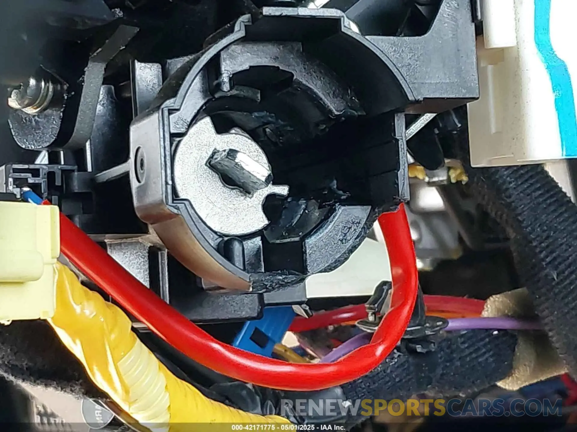 11 Photograph of a damaged car 5NPE24AFXKH743247 HYUNDAI SONATA 2019