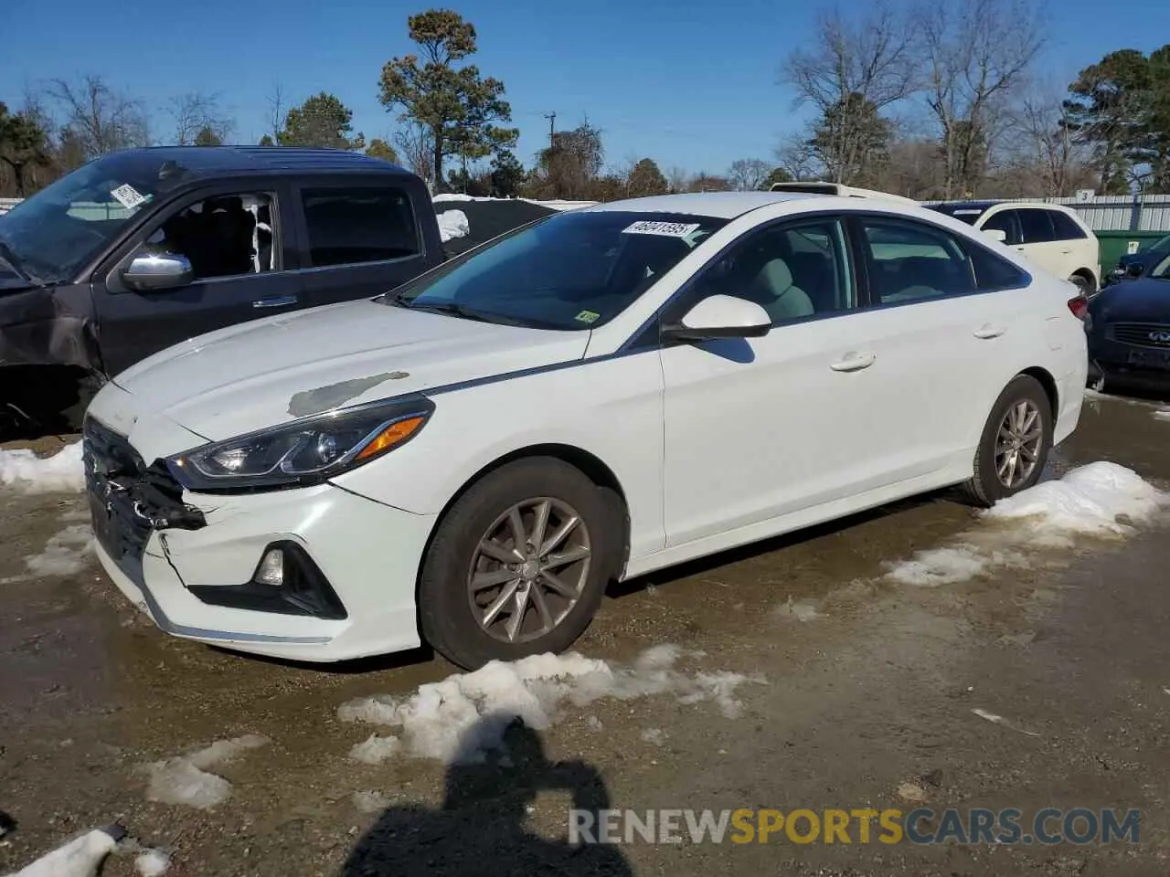 1 Photograph of a damaged car 5NPE24AFXKH748416 HYUNDAI SONATA 2019