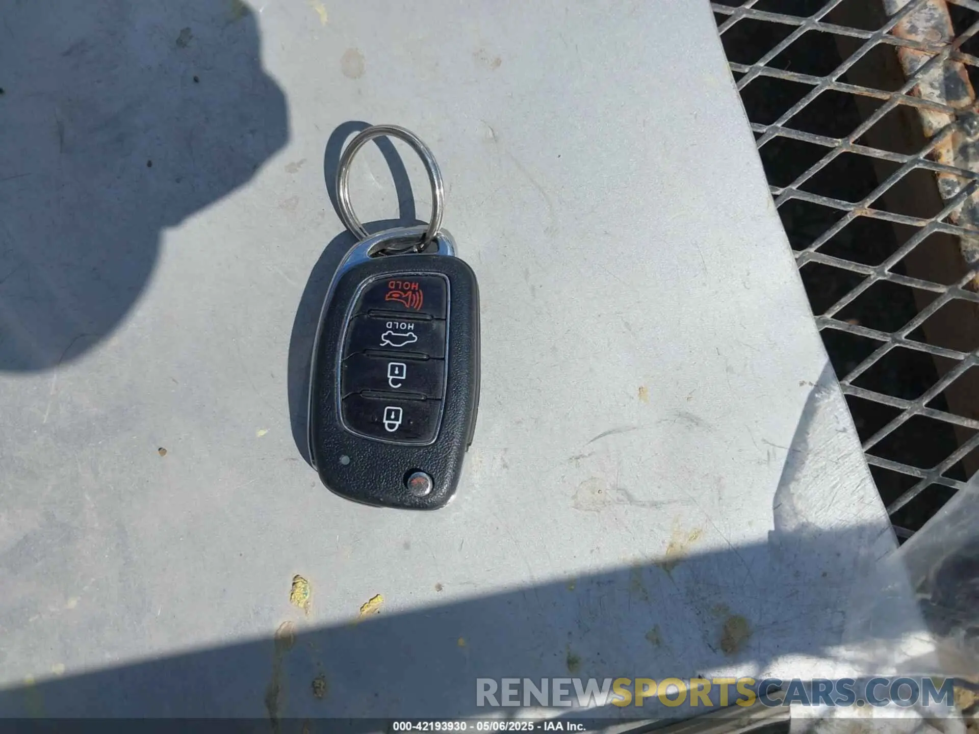 11 Photograph of a damaged car 5NPE24AFXKH760243 HYUNDAI SONATA 2019