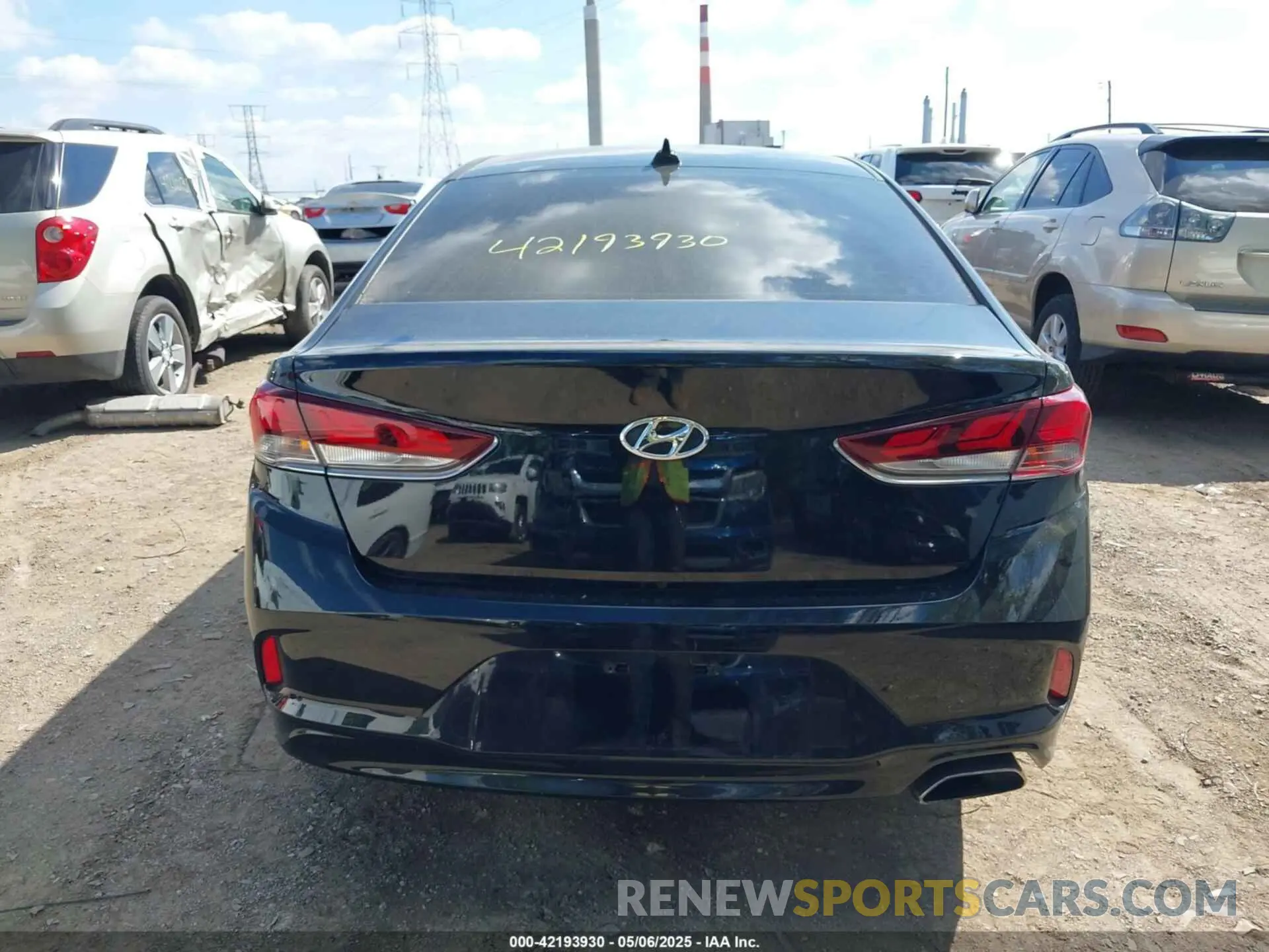 16 Photograph of a damaged car 5NPE24AFXKH760243 HYUNDAI SONATA 2019