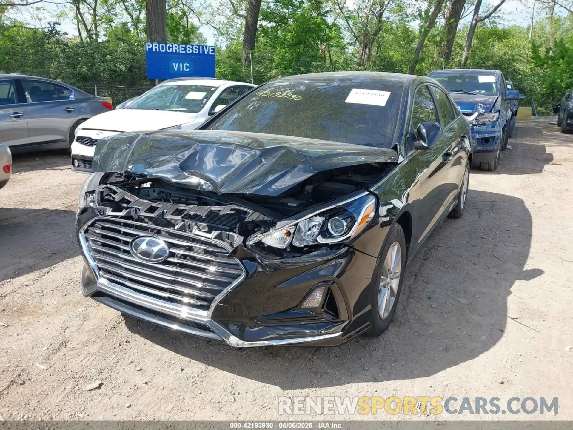 2 Photograph of a damaged car 5NPE24AFXKH760243 HYUNDAI SONATA 2019
