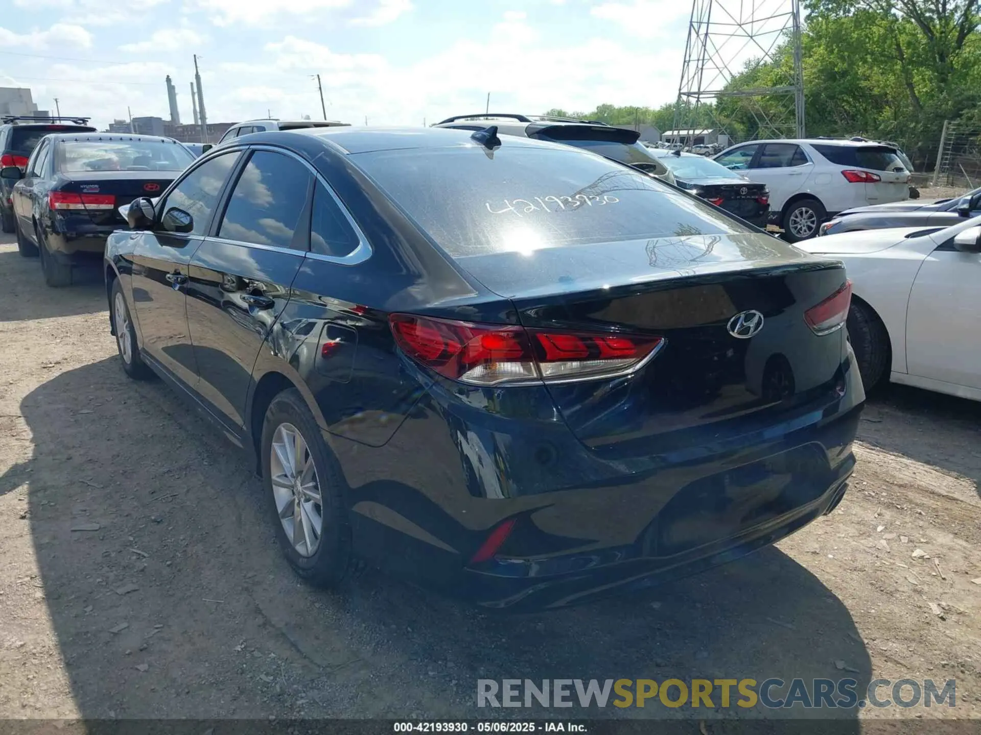 3 Photograph of a damaged car 5NPE24AFXKH760243 HYUNDAI SONATA 2019