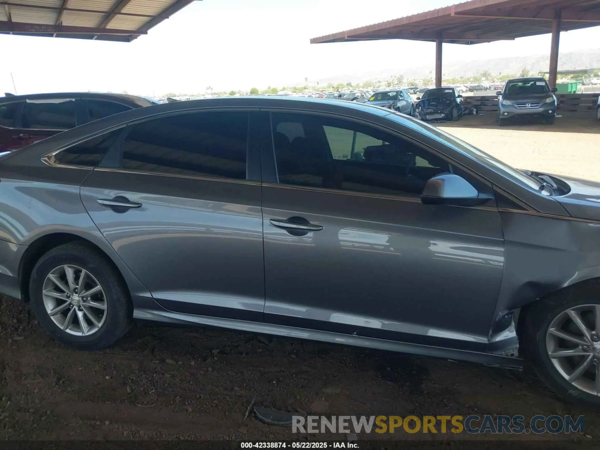 13 Photograph of a damaged car 5NPE24AFXKH762901 HYUNDAI SONATA 2019