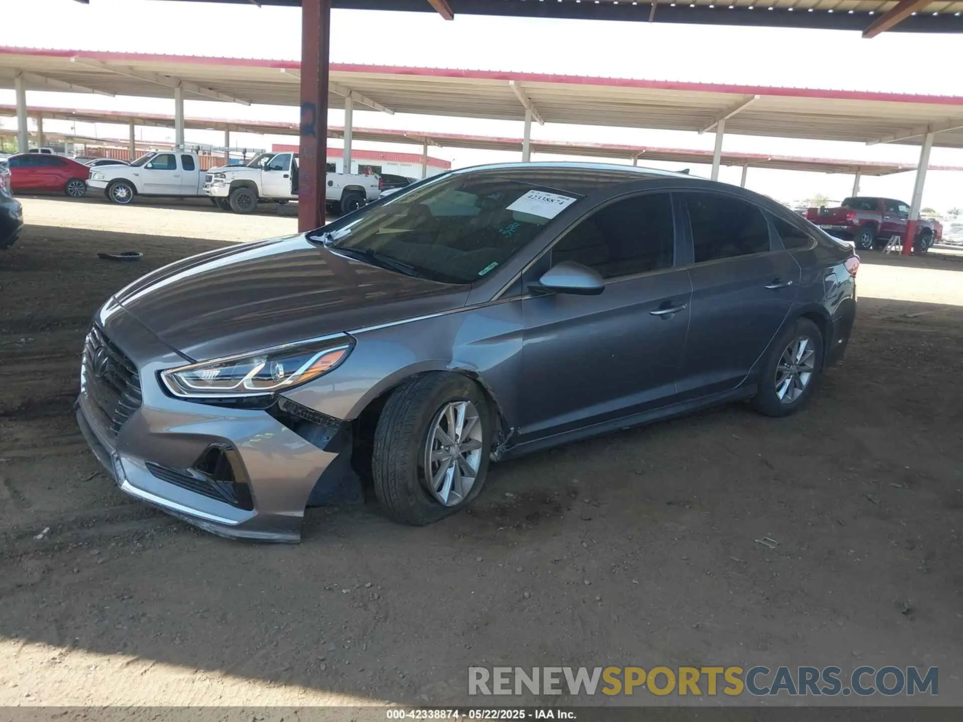 2 Photograph of a damaged car 5NPE24AFXKH762901 HYUNDAI SONATA 2019