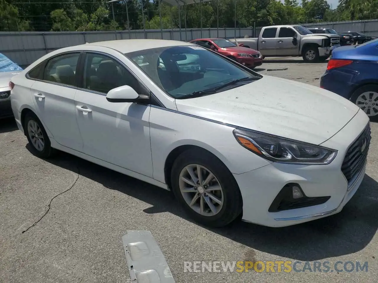 4 Photograph of a damaged car 5NPE24AFXKH764891 HYUNDAI SONATA 2019