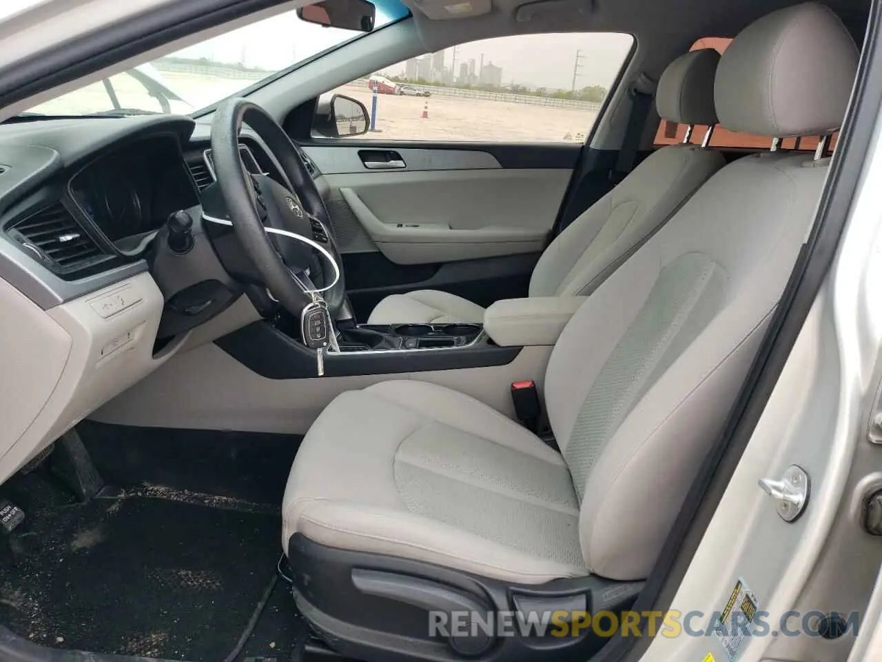 7 Photograph of a damaged car 5NPE24AFXKH766706 HYUNDAI SONATA 2019