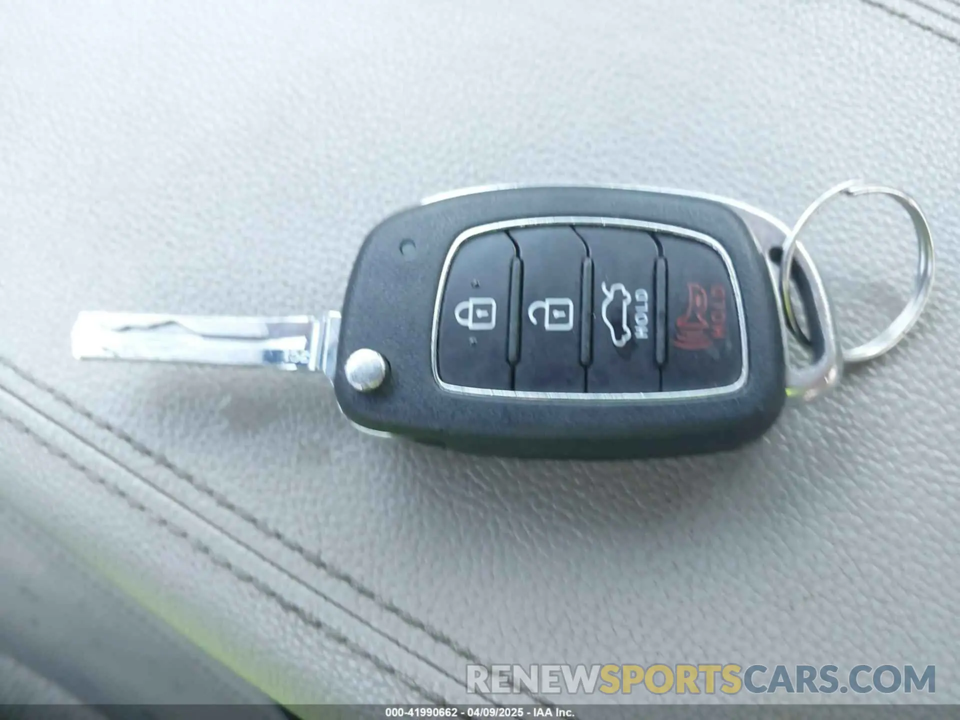 11 Photograph of a damaged car 5NPE24AFXKH777107 HYUNDAI SONATA 2019