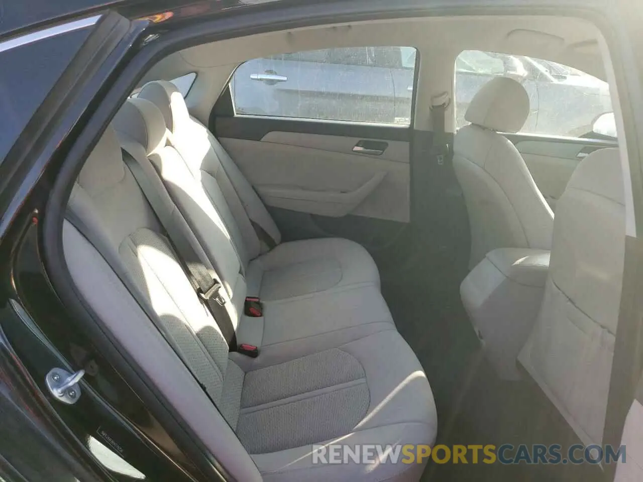 11 Photograph of a damaged car 5NPE24AFXKH779259 HYUNDAI SONATA 2019