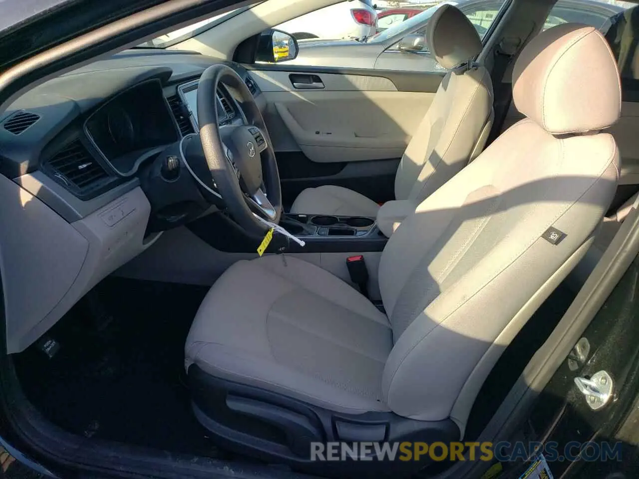 7 Photograph of a damaged car 5NPE24AFXKH779259 HYUNDAI SONATA 2019
