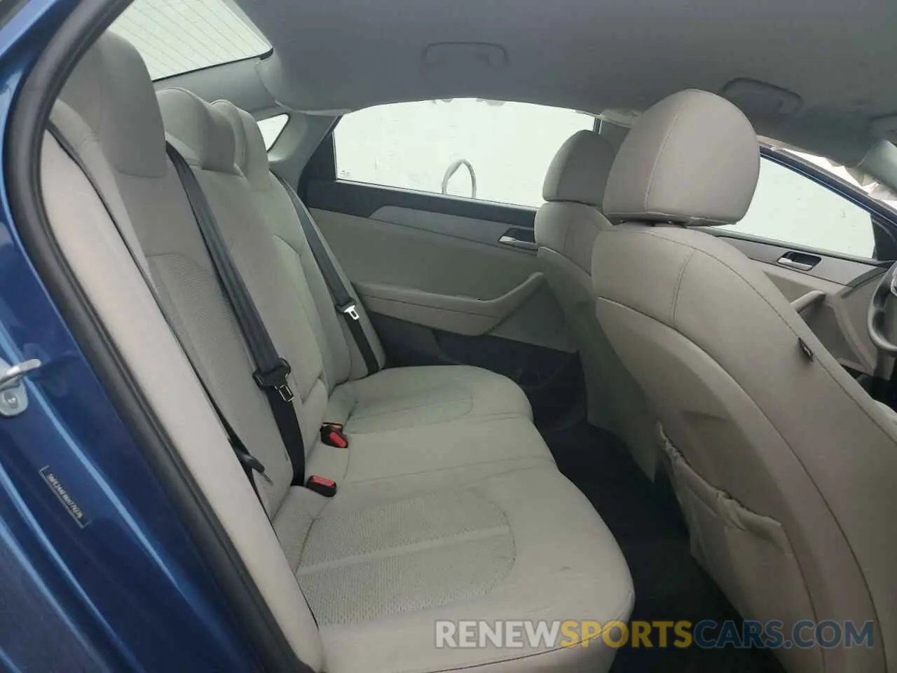 10 Photograph of a damaged car 5NPE24AFXKH779276 HYUNDAI SONATA 2019