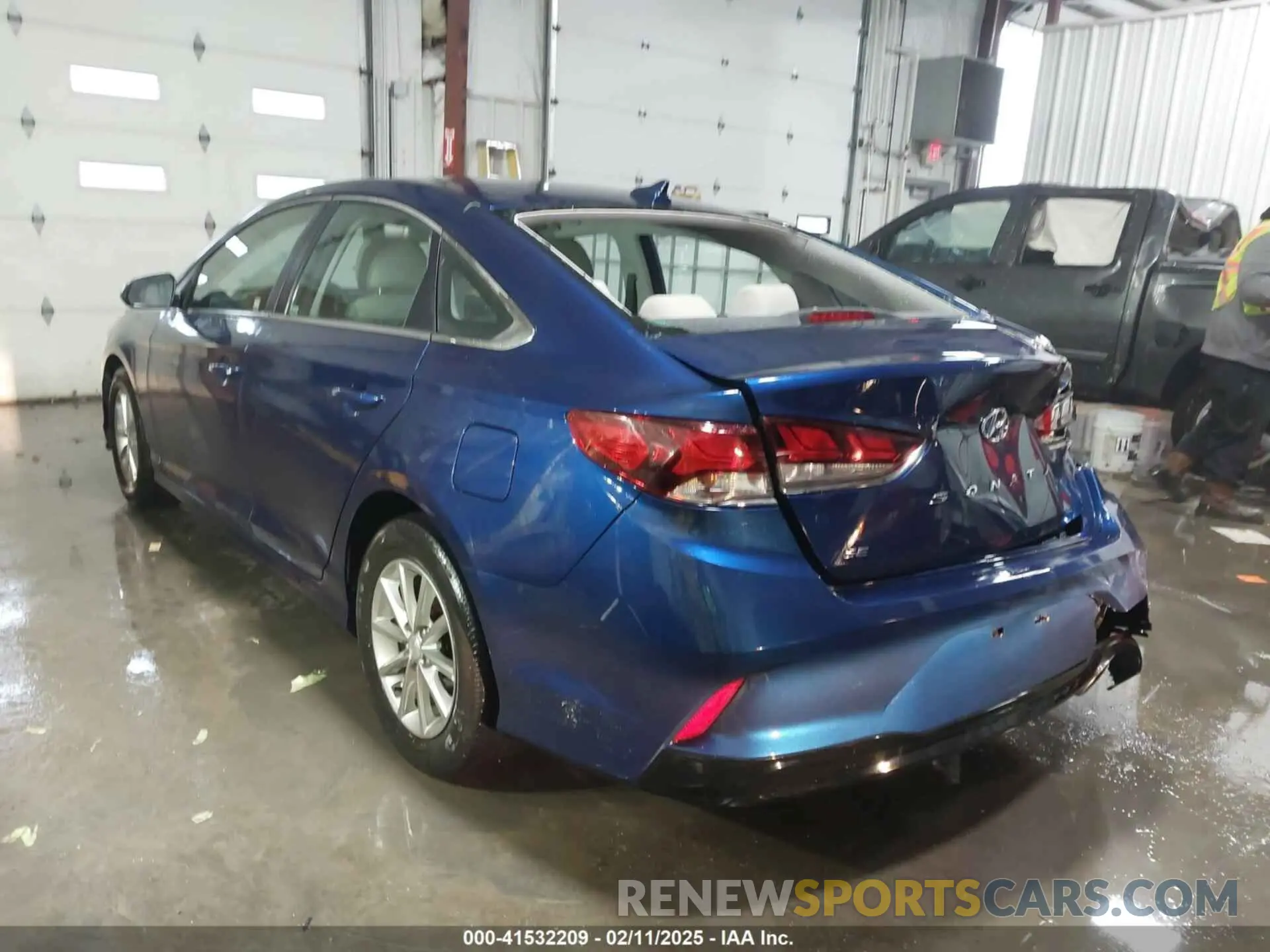 3 Photograph of a damaged car 5NPE24AFXKH792948 HYUNDAI SONATA 2019
