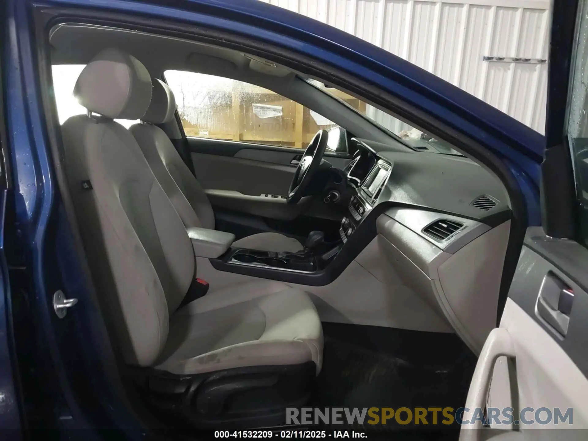 5 Photograph of a damaged car 5NPE24AFXKH792948 HYUNDAI SONATA 2019