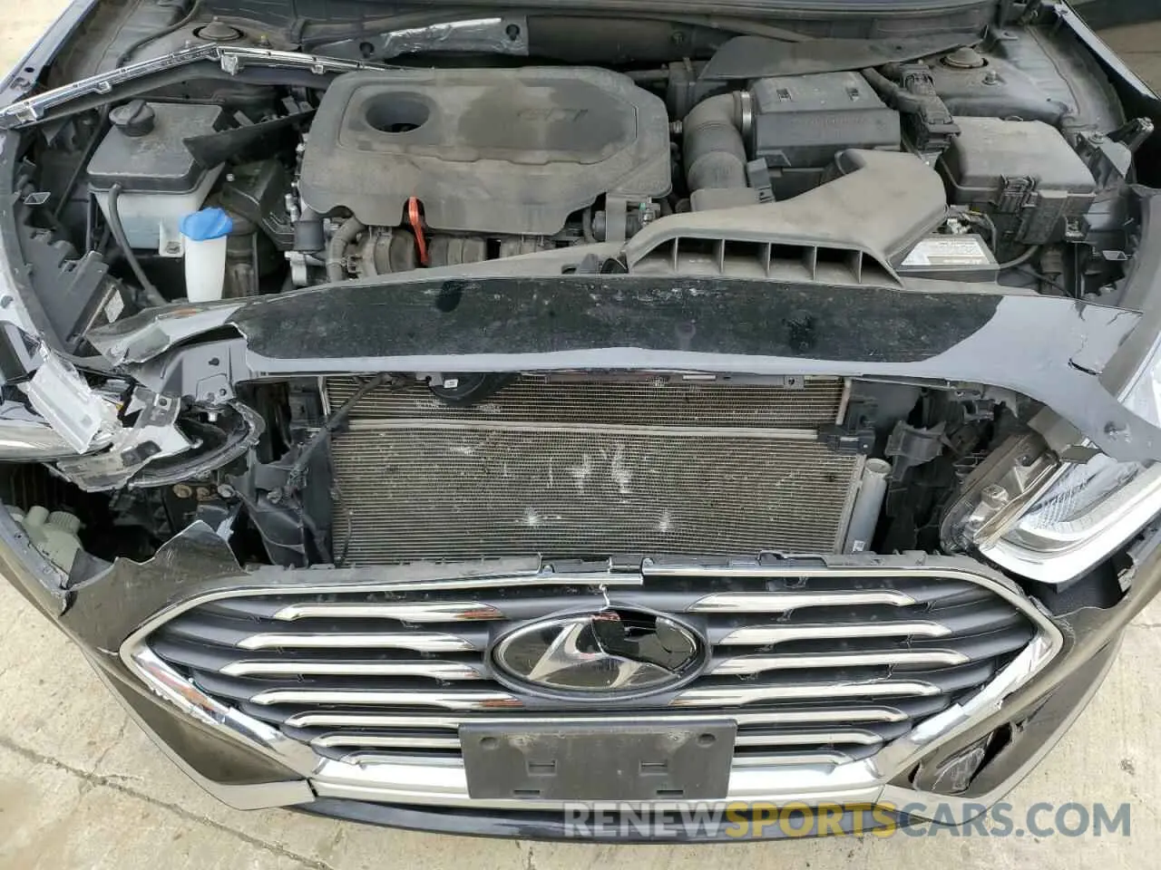 11 Photograph of a damaged car 5NPE24AFXKH796756 HYUNDAI SONATA 2019