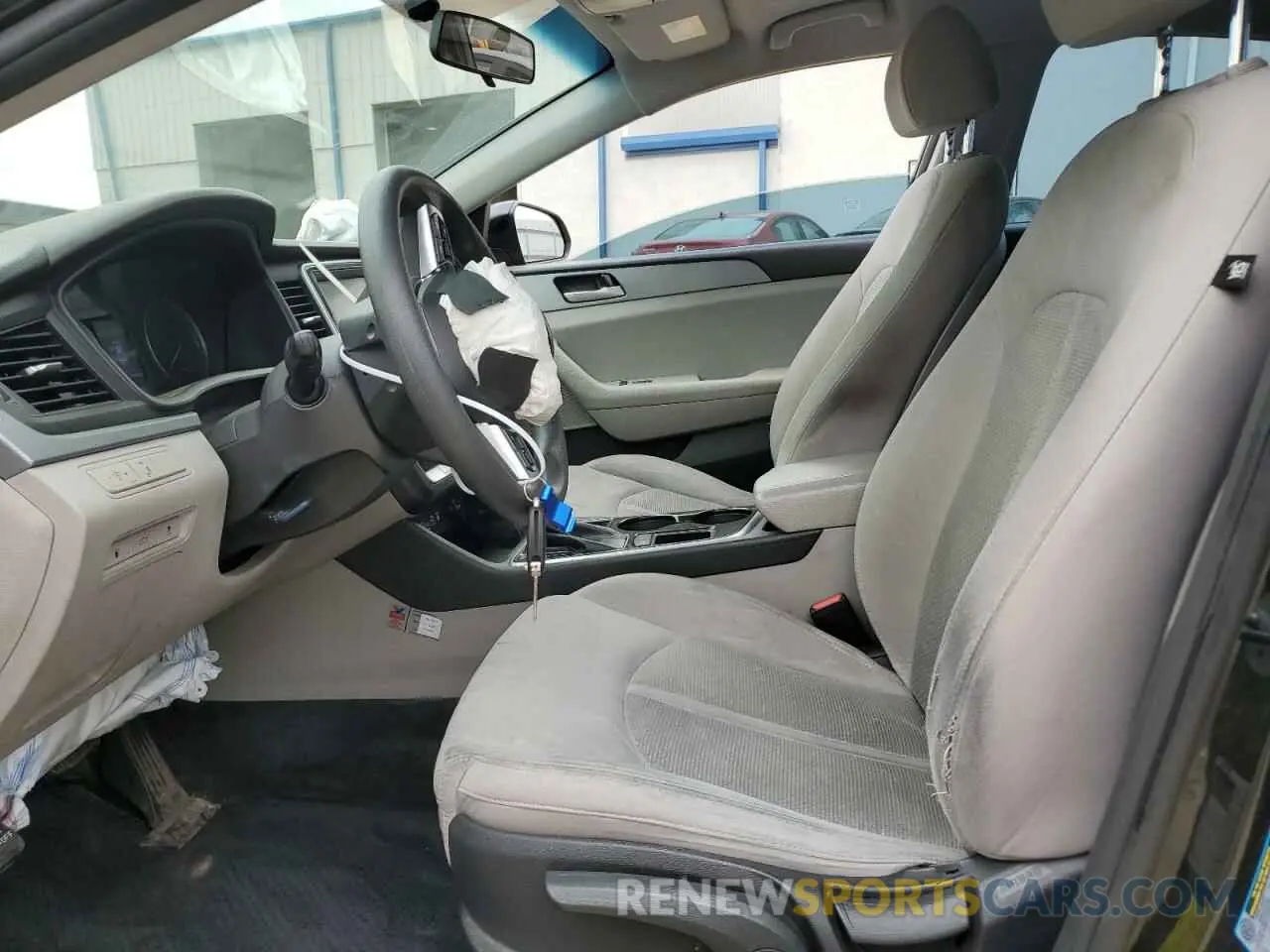 7 Photograph of a damaged car 5NPE24AFXKH796756 HYUNDAI SONATA 2019