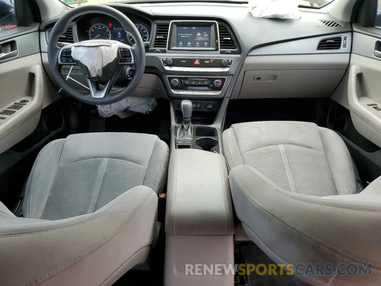 8 Photograph of a damaged car 5NPE24AFXKH796756 HYUNDAI SONATA 2019