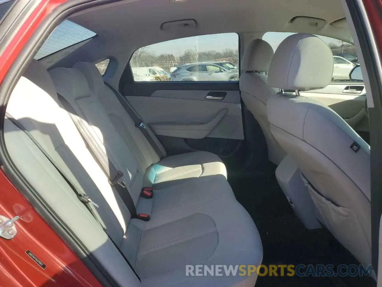 10 Photograph of a damaged car 5NPE24AFXKH798412 HYUNDAI SONATA 2019