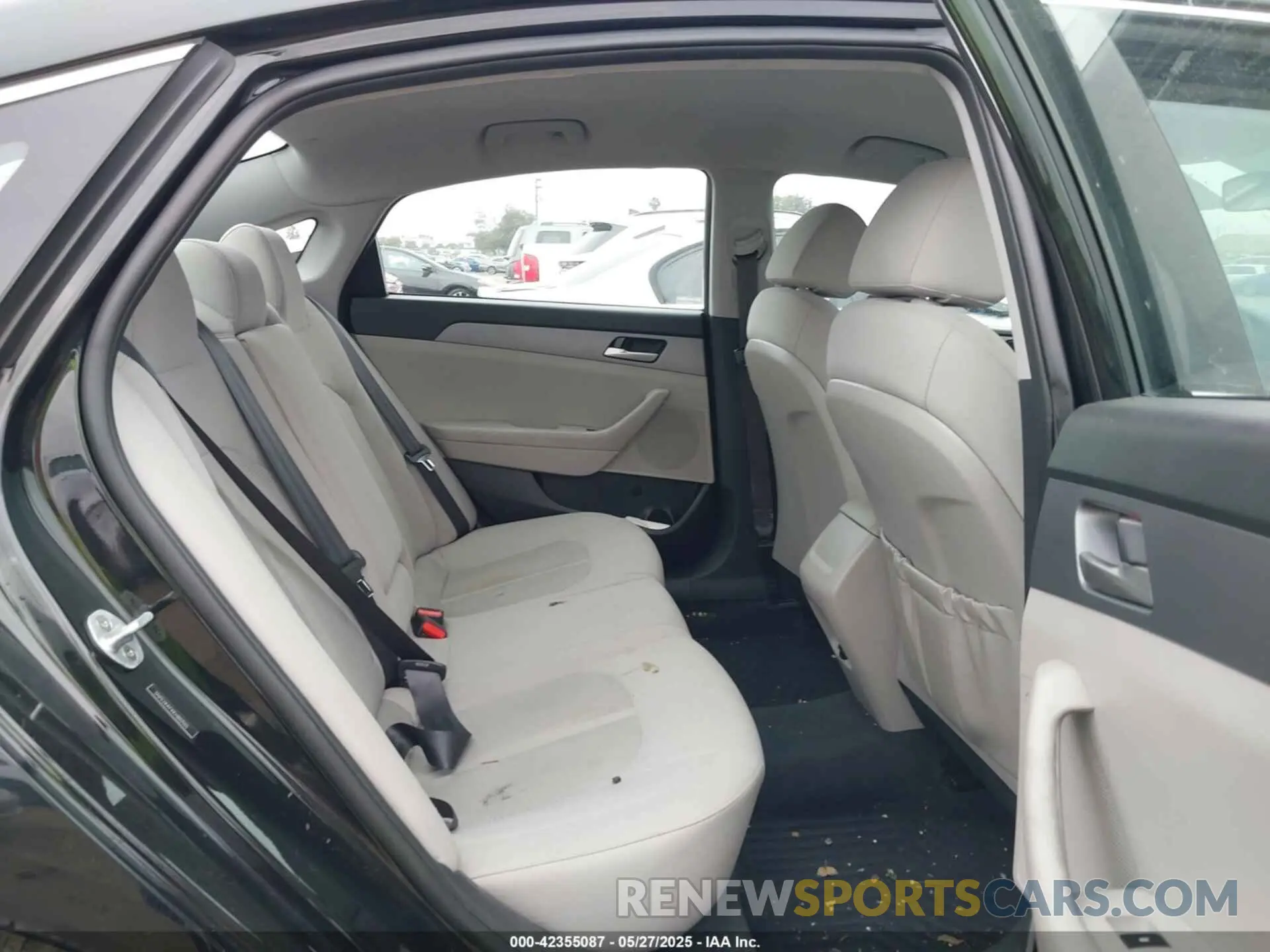 8 Photograph of a damaged car 5NPE24AFXKH802555 HYUNDAI SONATA 2019