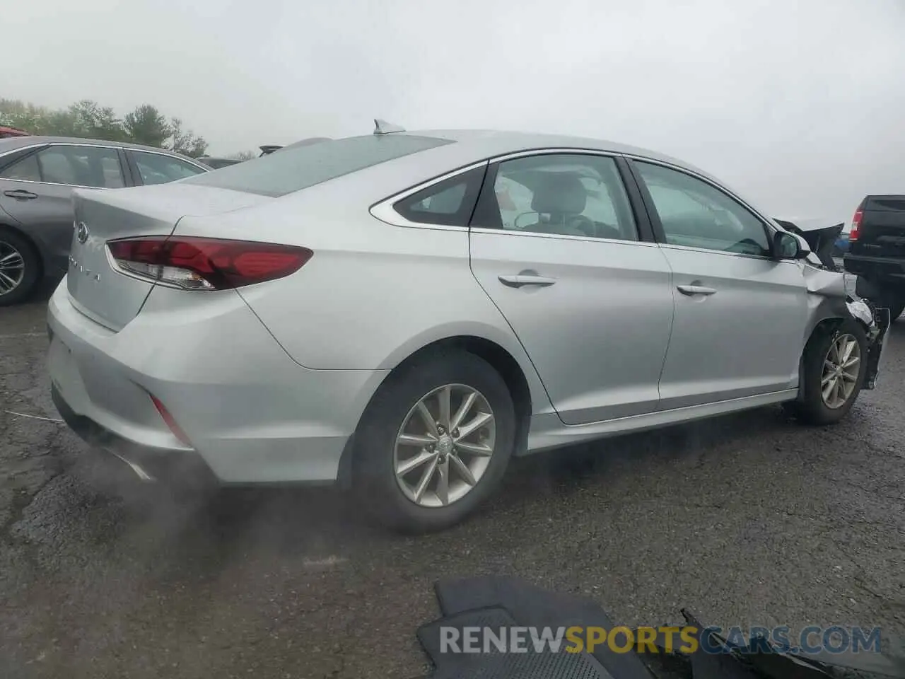 3 Photograph of a damaged car 5NPE24AFXKH805522 HYUNDAI SONATA 2019