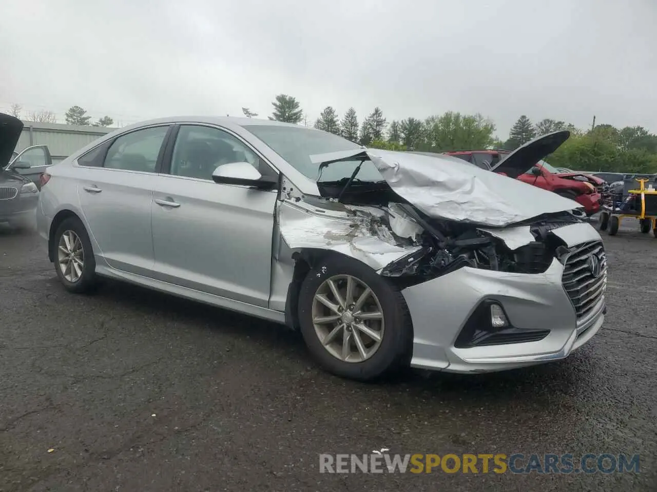 4 Photograph of a damaged car 5NPE24AFXKH805522 HYUNDAI SONATA 2019