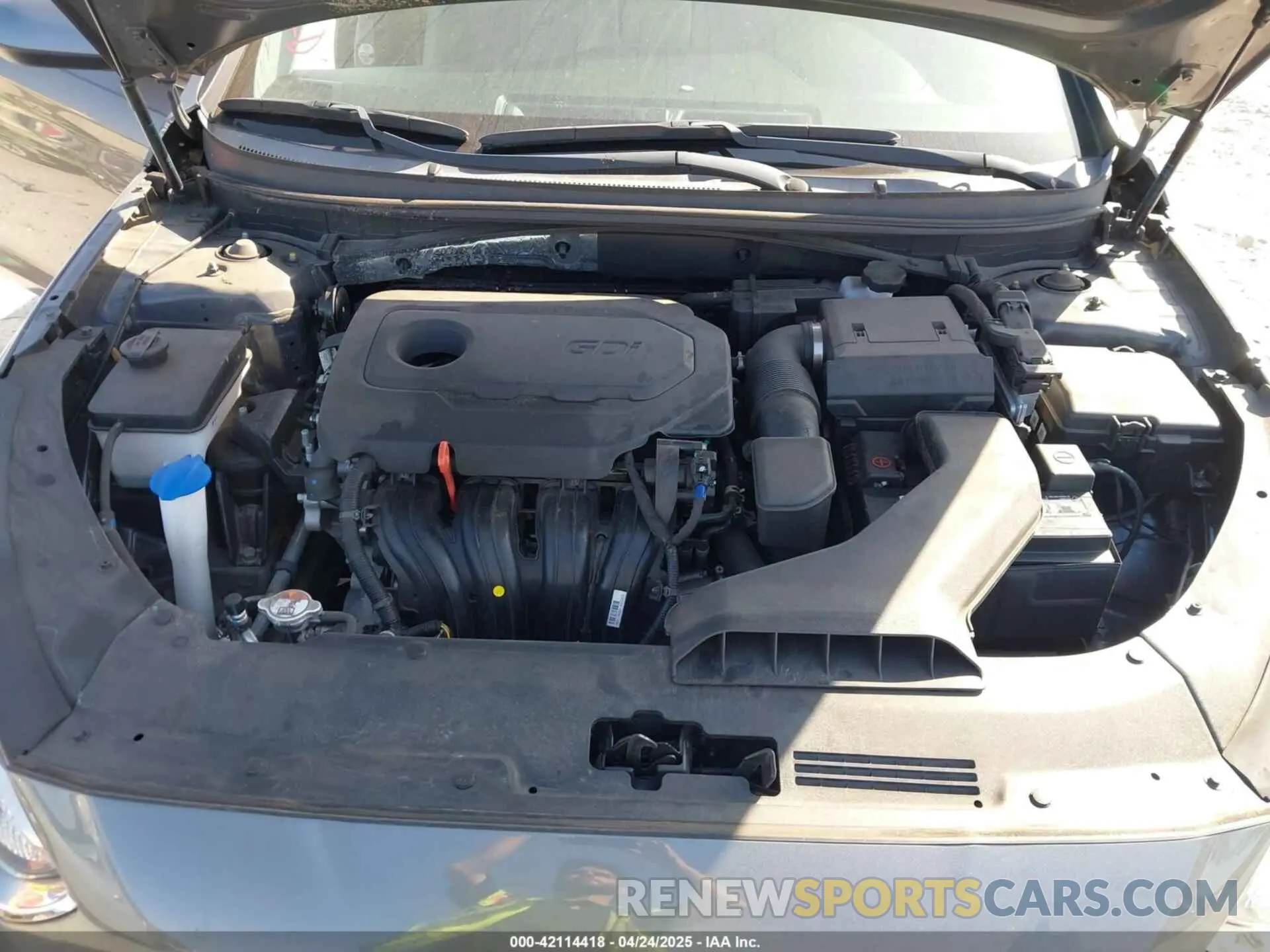 10 Photograph of a damaged car 5NPE24AFXKH812938 HYUNDAI SONATA 2019