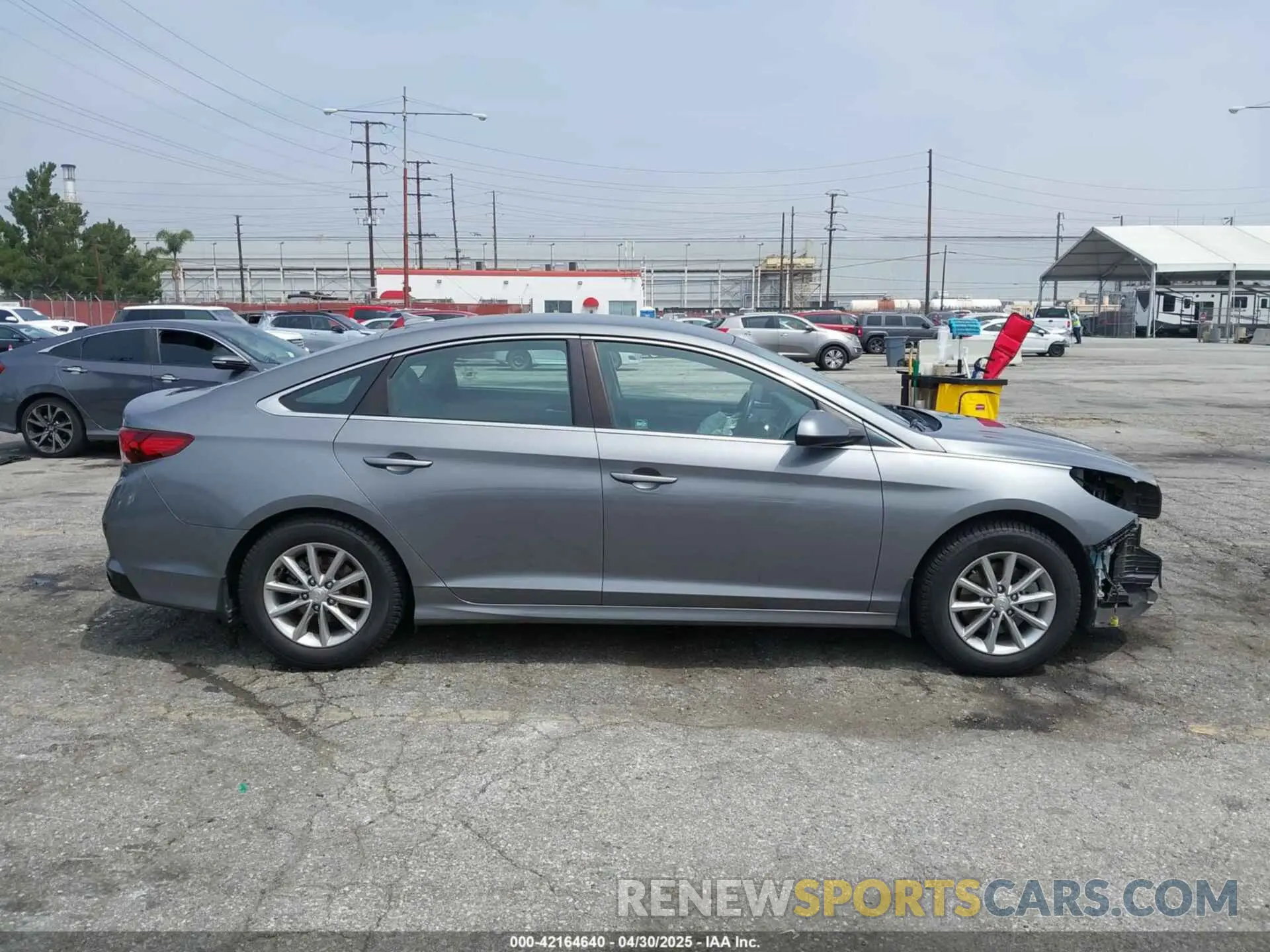 14 Photograph of a damaged car 5NPE24AFXKH814401 HYUNDAI SONATA 2019