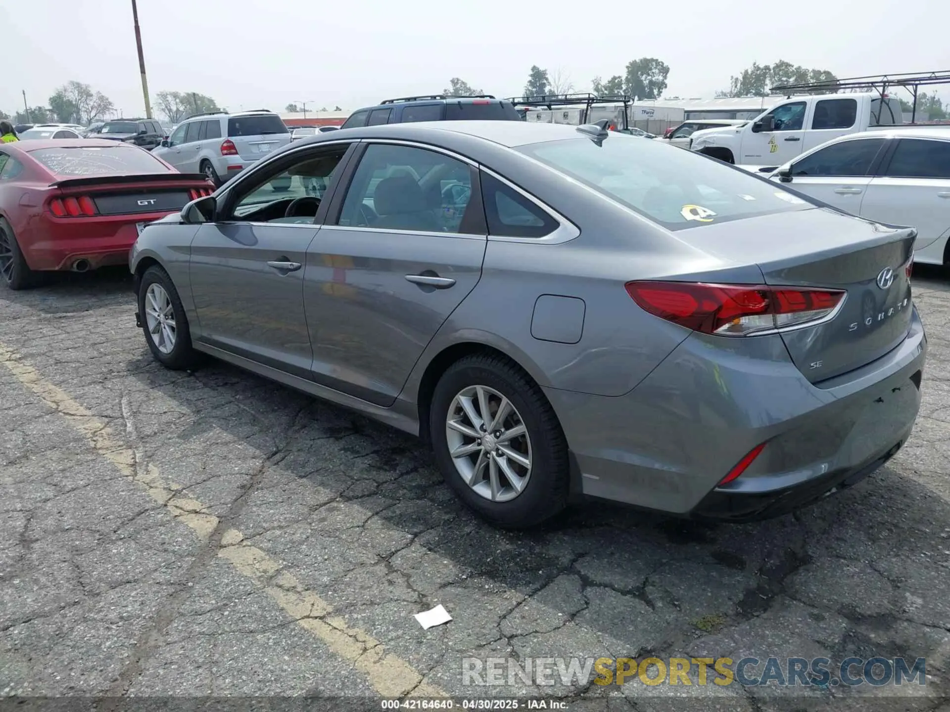 3 Photograph of a damaged car 5NPE24AFXKH814401 HYUNDAI SONATA 2019