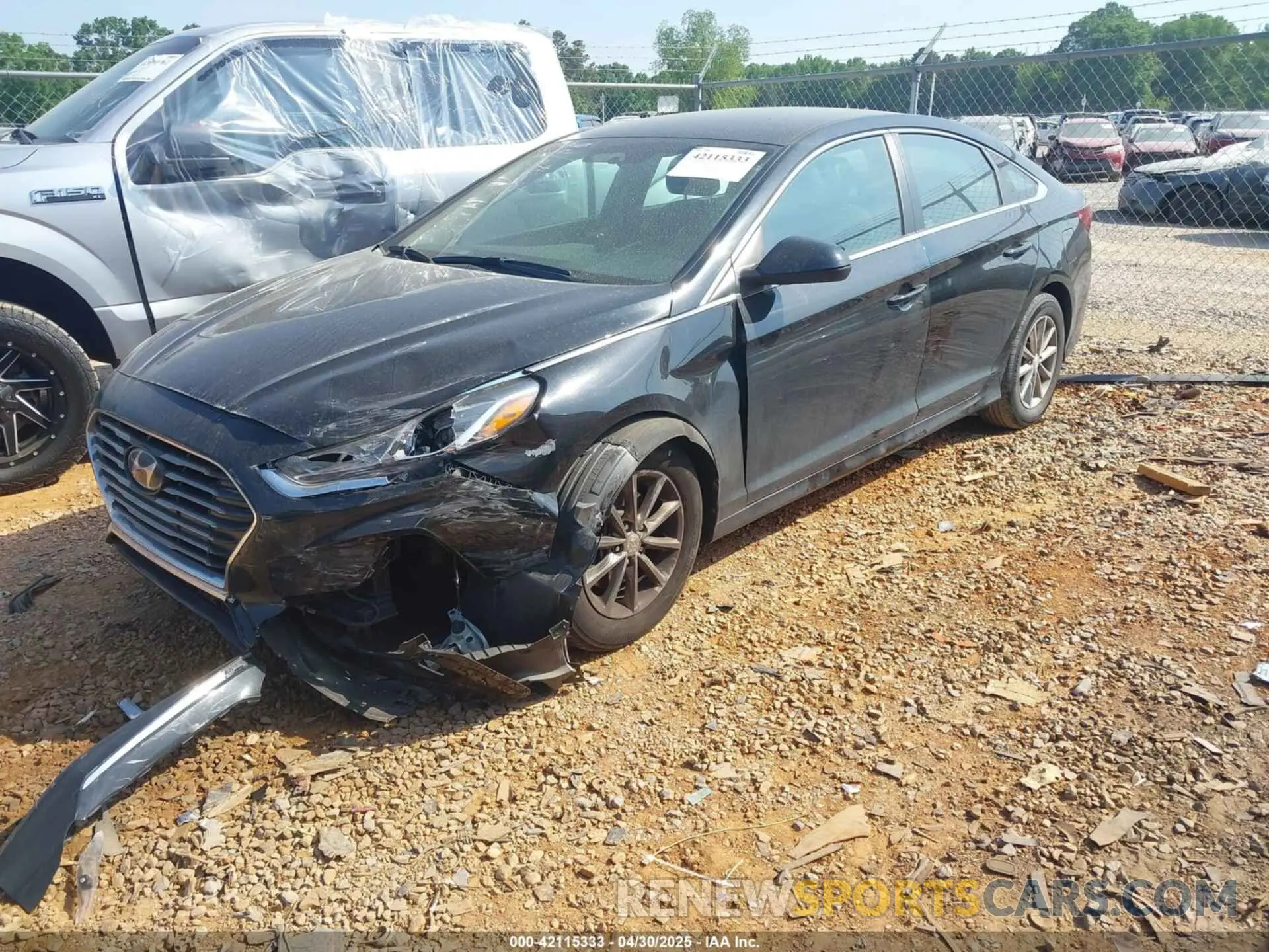 2 Photograph of a damaged car 5NPE24AFXKH819257 HYUNDAI SONATA 2019