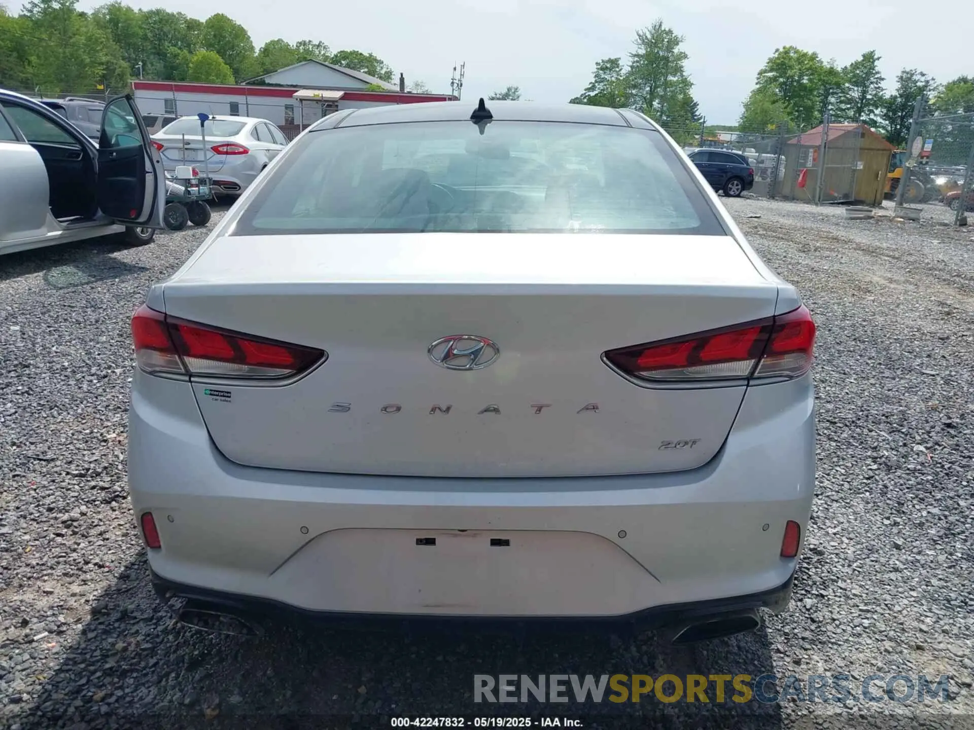 15 Photograph of a damaged car 5NPE34AB1KH757578 HYUNDAI SONATA 2019