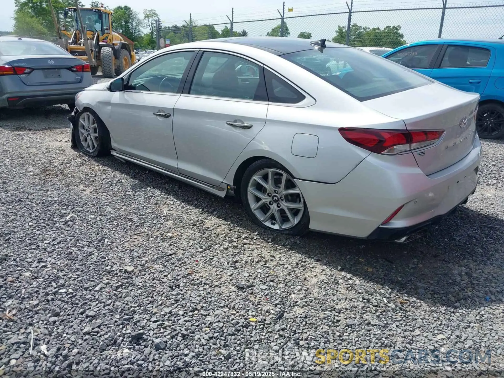 3 Photograph of a damaged car 5NPE34AB1KH757578 HYUNDAI SONATA 2019