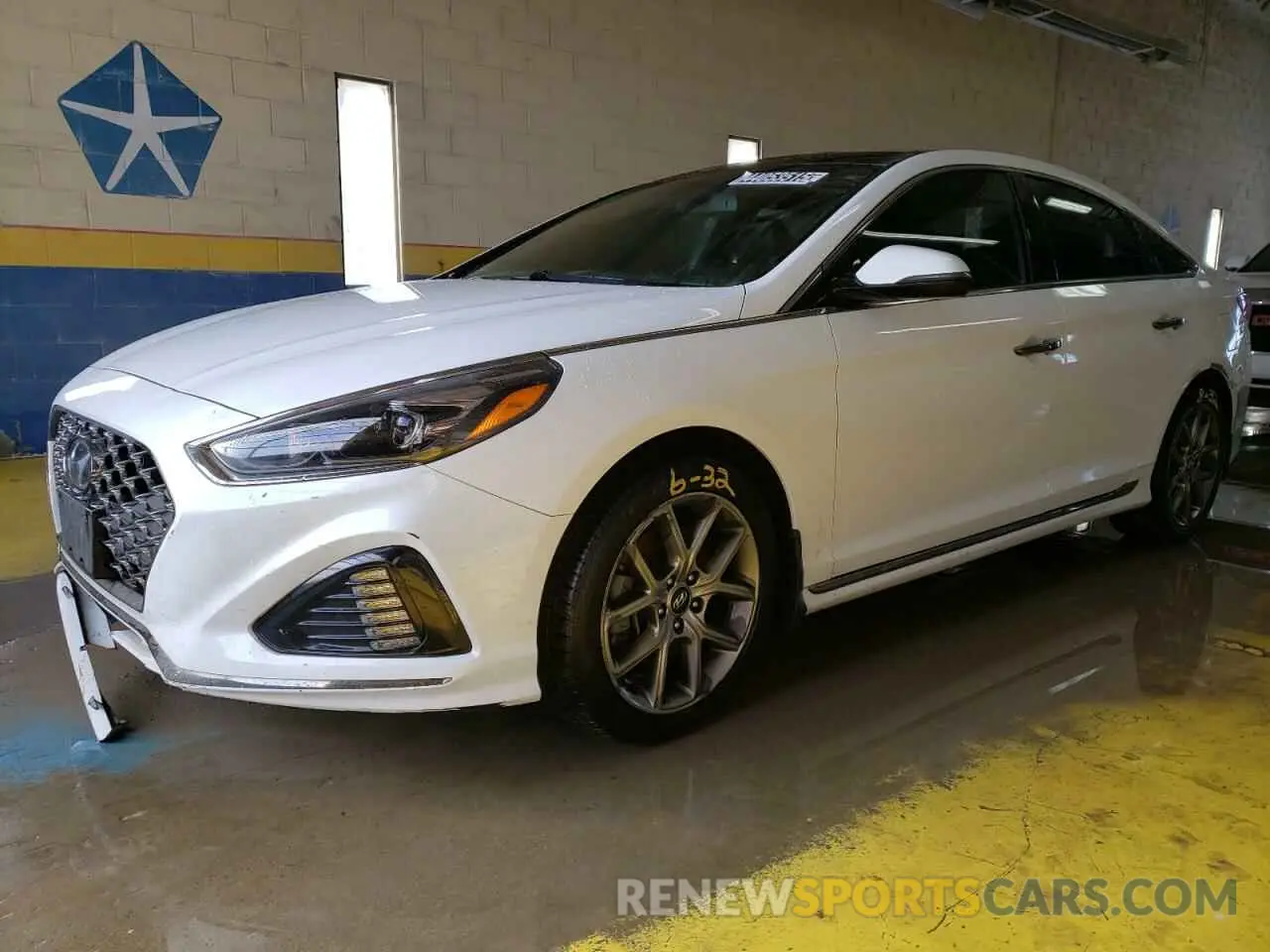 1 Photograph of a damaged car 5NPE34AB2KH768203 HYUNDAI SONATA 2019