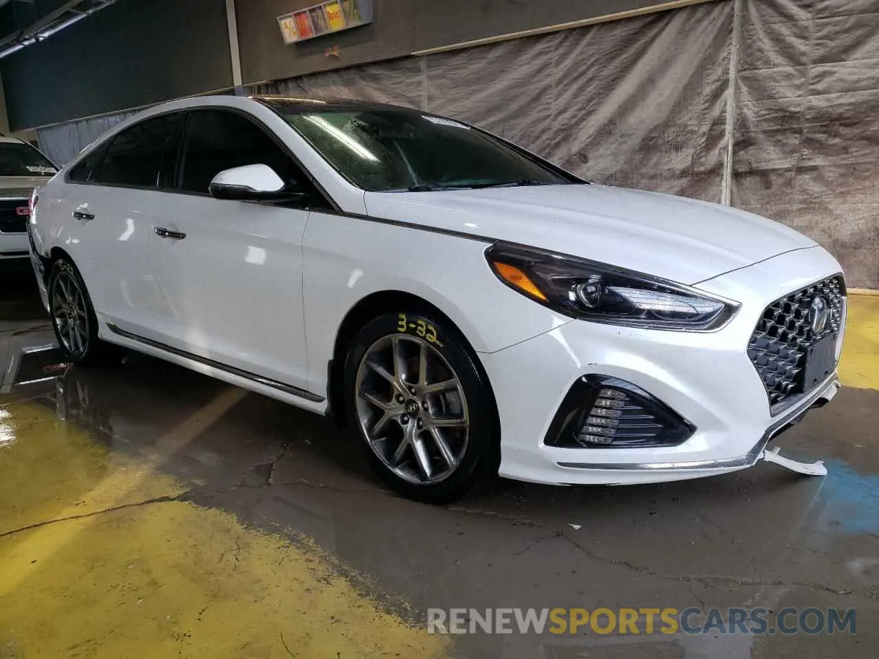 4 Photograph of a damaged car 5NPE34AB2KH768203 HYUNDAI SONATA 2019