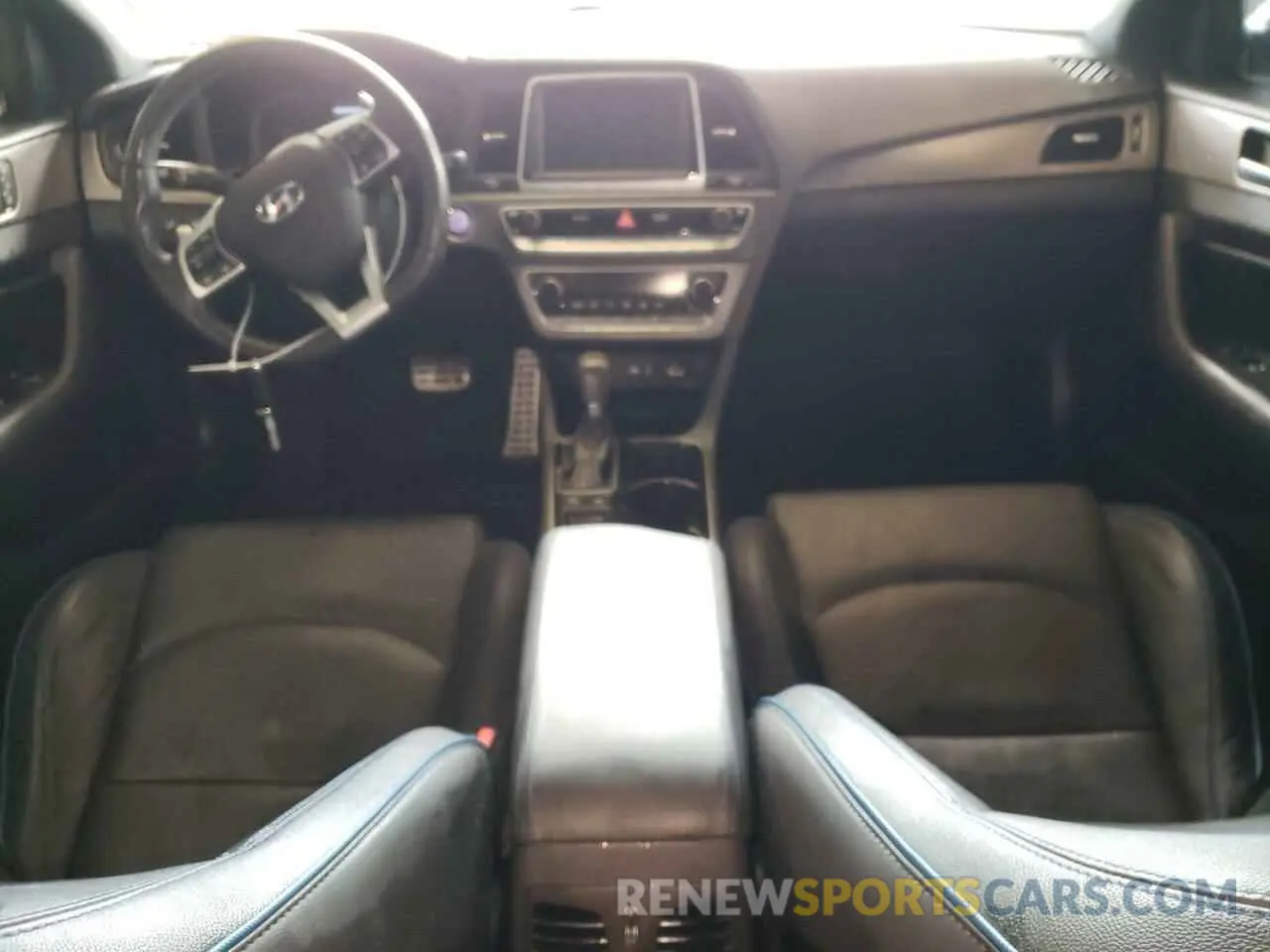8 Photograph of a damaged car 5NPE34AB2KH768203 HYUNDAI SONATA 2019