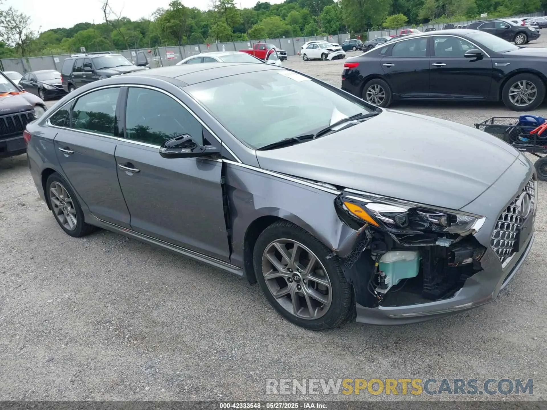 1 Photograph of a damaged car 5NPE34AB4KH729225 HYUNDAI SONATA 2019