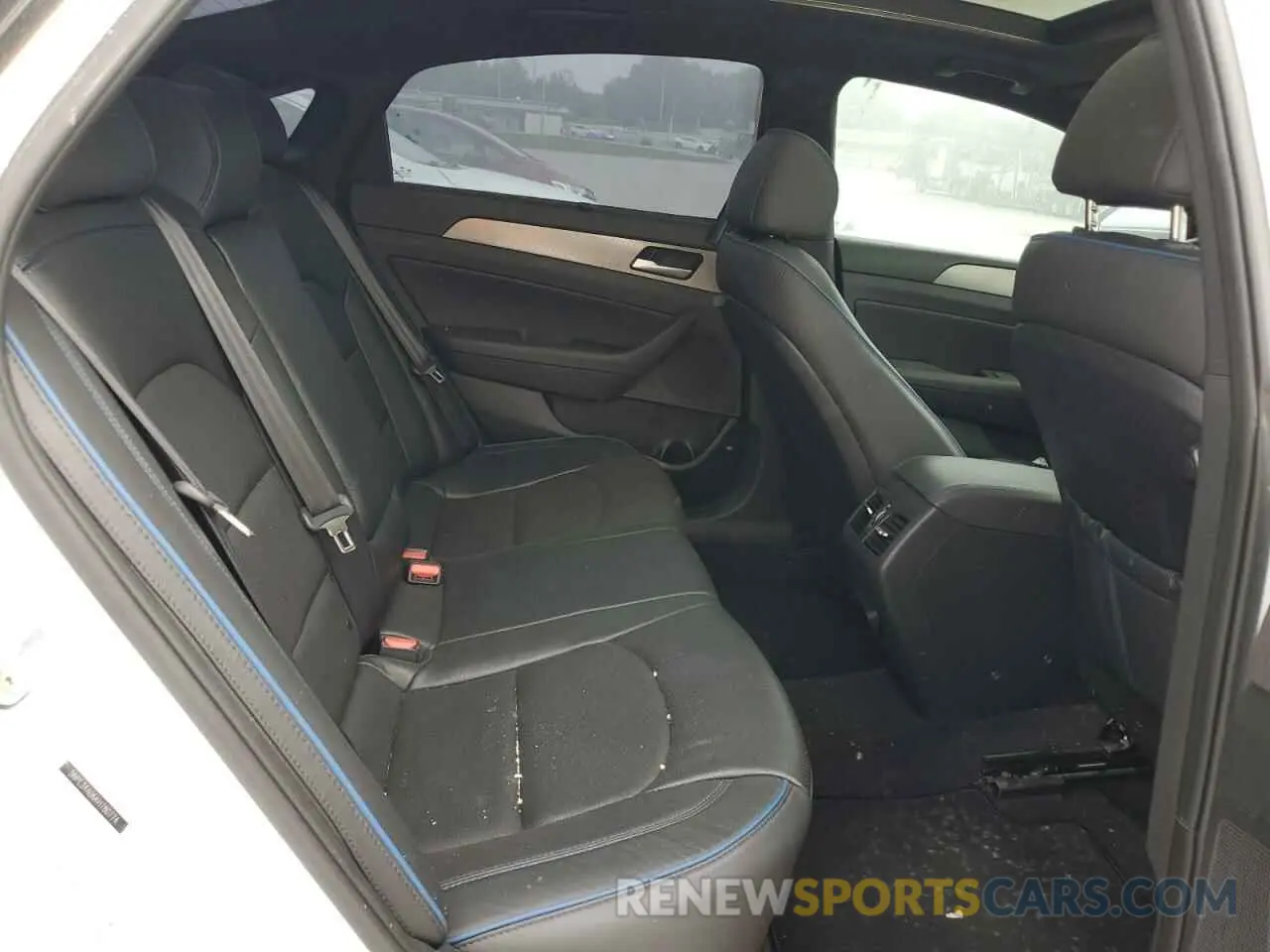10 Photograph of a damaged car 5NPE34AB6KH780774 HYUNDAI SONATA 2019