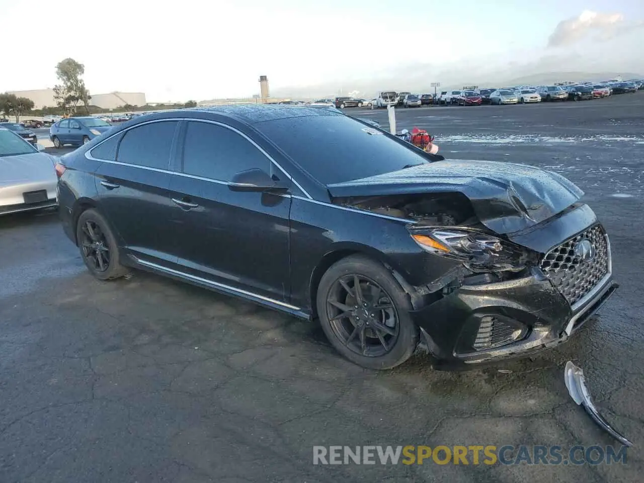 4 Photograph of a damaged car 5NPE34AB7KH754202 HYUNDAI SONATA 2019